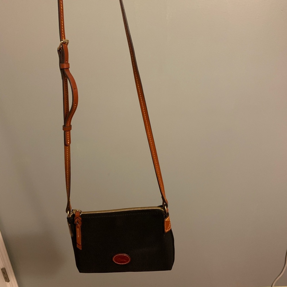 Dooney & Bourke crossover Purse